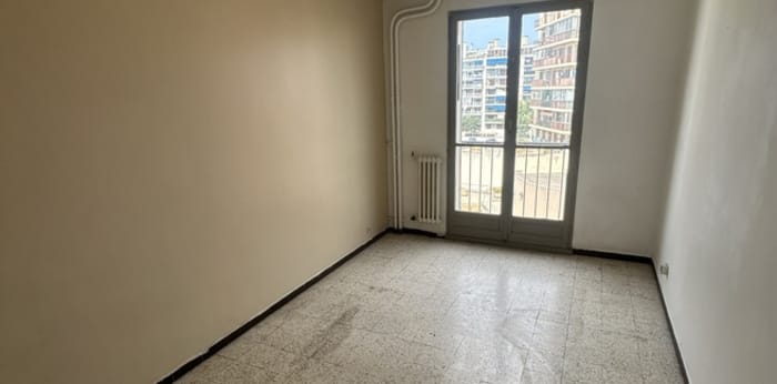 Image 7 sur 12 - Appartement  ·  Vente · Marseille (13002) · 4 pièces · 64m²
