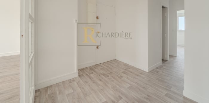 Image 9 sur 14 - Appartement  ·  Vente · Rueil Malmaison (92500) · 4 pièces · 77m²