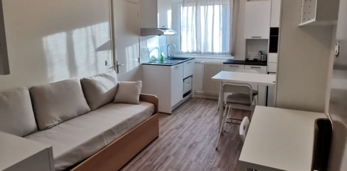 Image 2 sur 4 - Appartement  ·  Vente · Bourg La Reine (92340) · 1 pièce · 17m²