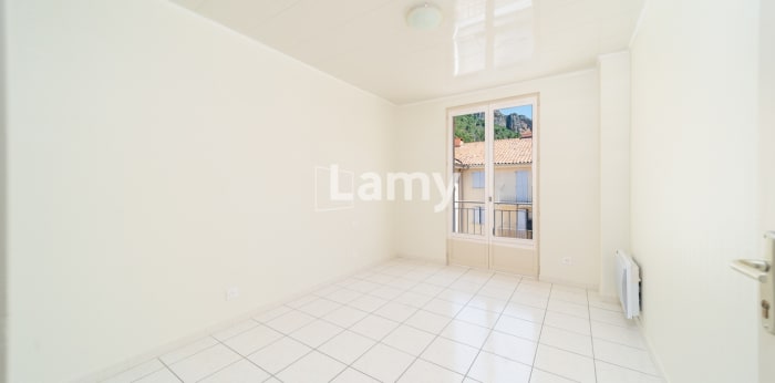 Image 8 sur 9 - Appartement  ·  Vente · Digne Les Bains (04000) · 4 pièces · 95m²