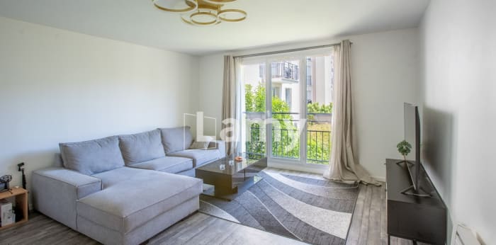 Image 1 sur 10 - Appartement  ·  Vente · Cergy (95800) · 3 pièces · 62m²