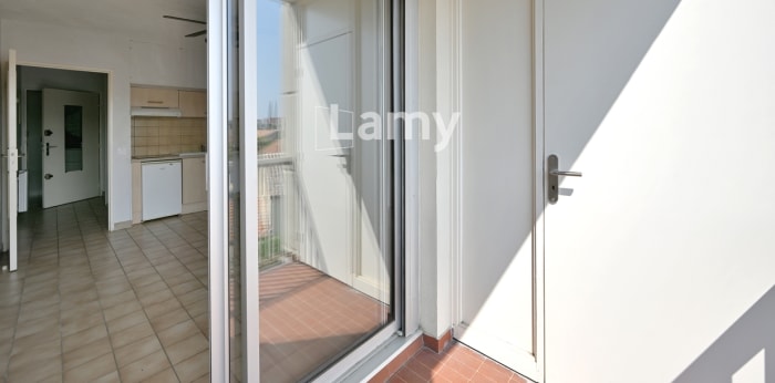 Image 7 sur 8 - Appartement  ·  Vente · Nimes (30000) · 1 pièce · 24m²