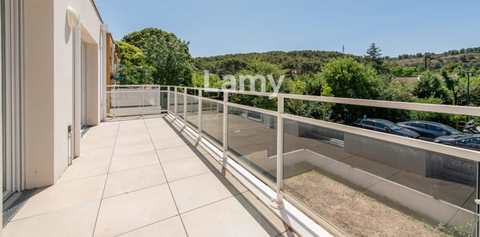Image 1 sur 8 - Appartement  ·  Vente · Septemes Les Vallons (13240) · 2 pièces · 45m²