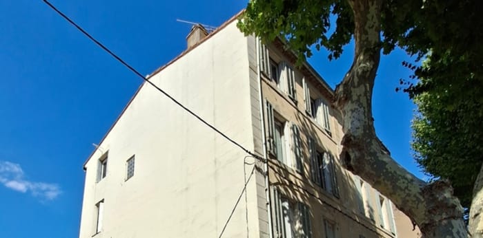Image 2 sur 6 - Immeuble  ·  Vente · Trets (13530) · 196m²