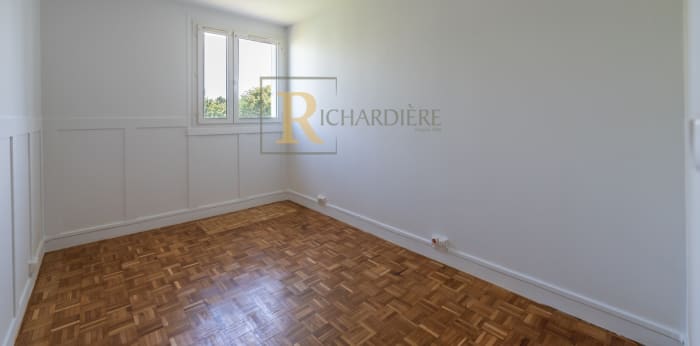 Image 7 sur 13 - Appartement  ·  Vente · Rueil Malmaison (92500) · 4 pièces · 73m²