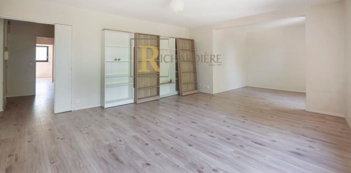 Image 5 sur 14 - Appartement  ·  Vente · Paris (75019) · 4 pièces · 102m²