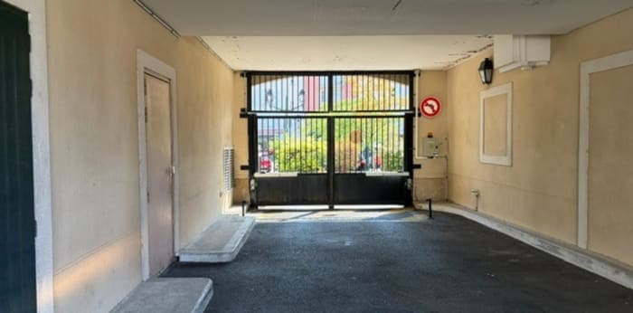 Image 1 sur 7 - Parking/box  ·  Vente · Carrieres Sous Poissy (78955) · 1 pièce · 13m²