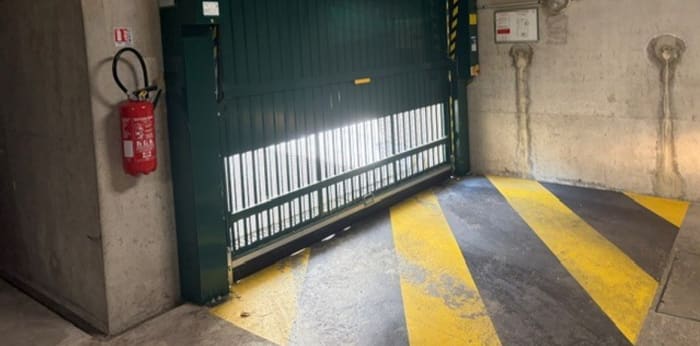 Image 5 sur 7 - Parking/box  ·  Vente · Carrieres Sous Poissy (78955) · 1 pièce · 13m²