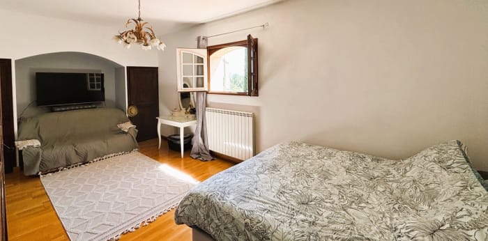 Image 6 sur 7 - Maison/villa  ·  Vente · Chateauneuf Le Rouge (13790) · 7 pièces · 261m²