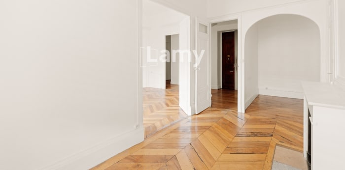 Image 8 sur 12 - Appartement  ·  Vente · Lyon (69006) · 3 pièces · 95m²