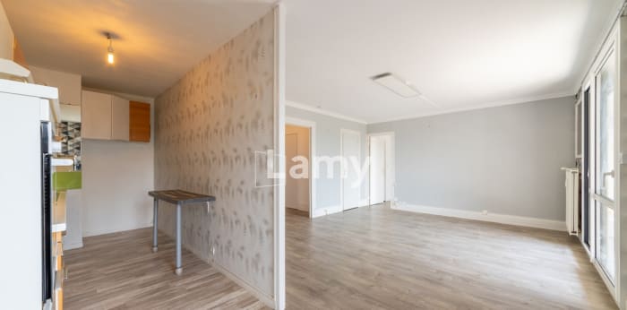 Image 2 sur 11 - Appartement  ·  Vente · Angouleme (16000) · 2 pièces · 54m²