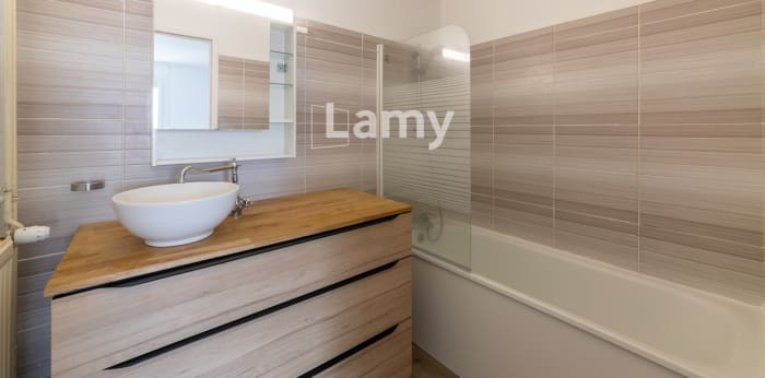 Image 5 sur 11 - Appartement  ·  Vente · Angouleme (16000) · 2 pièces · 54m²