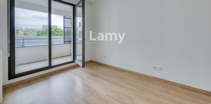 Image 11 sur 13 - Appartement  ·  Vente · Bordeaux (33300) · 4 pièces · 80m²