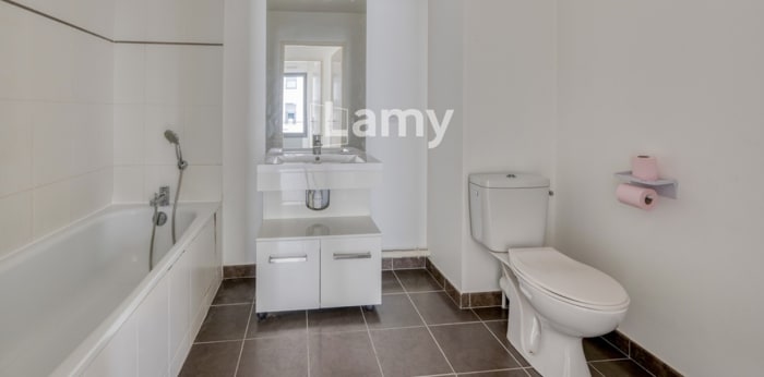 Image 4 sur 13 - Appartement  ·  Vente · Bordeaux (33300) · 4 pièces · 80m²