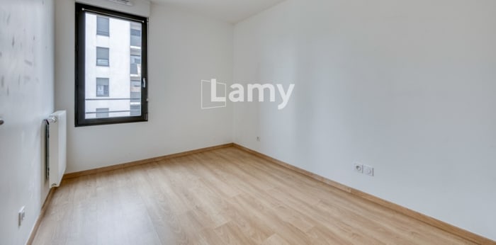 Image 9 sur 13 - Appartement  ·  Vente · Bordeaux (33300) · 4 pièces · 80m²