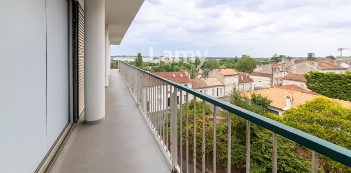 Image 8 sur 12 - Appartement  ·  Vente · Angouleme (16000) · 3 pièces · 90m²