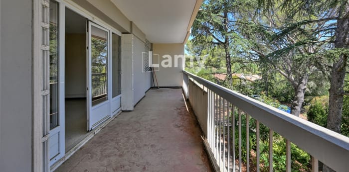 Appartement 5 pièces 82 m² · à Nimes · 82 m² · 170 000 €