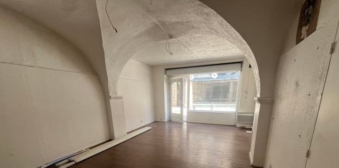 Image 2 sur 4 - Local  ·  Vente · Issoire (63500) · 2 pièces · 35m²