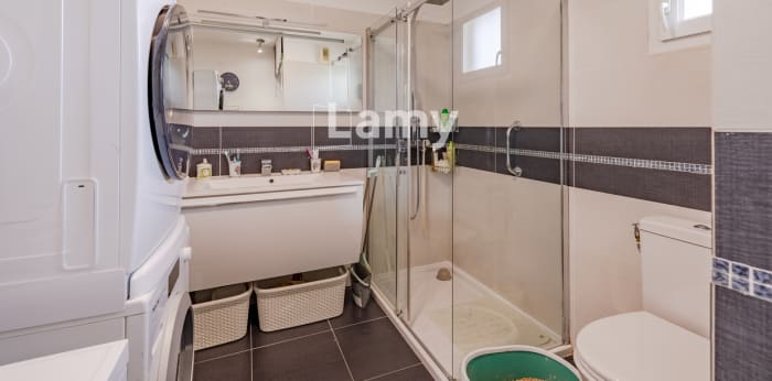 Image 9 sur 10 - Appartement  ·  Vente · Frejus (83600) · 3 pièces · 66m²