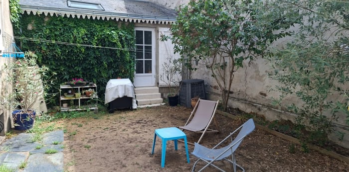 Image 1 sur 16 - Maison/villa  ·  Vente · Angers (49100) · 8 pièces · 165m²