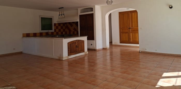 Image 10 sur 15 - Maison/villa  ·  Vente · La Verdiere (83560) · 4 pièces · 120m²