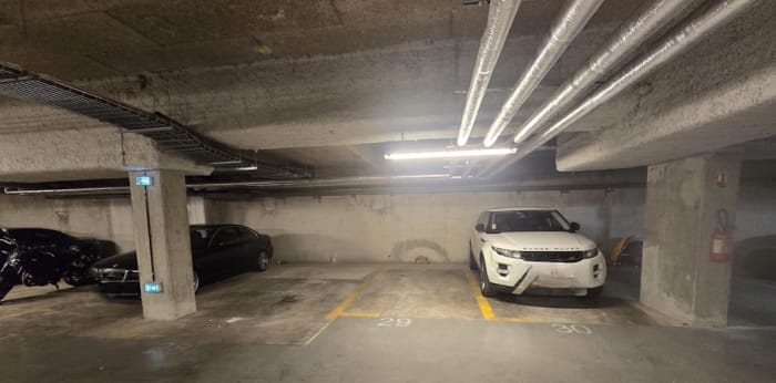 Image 1 sur 1 - Parking/box  ·  Location · Paris (75018)