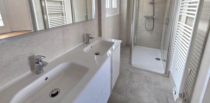 Image 7 sur 9 - Appartement  ·  Location · Paris (75017) · 5 pièces · 149m²