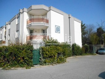 Image 1 - Parking/box · Montpellier (34000) · 12m²