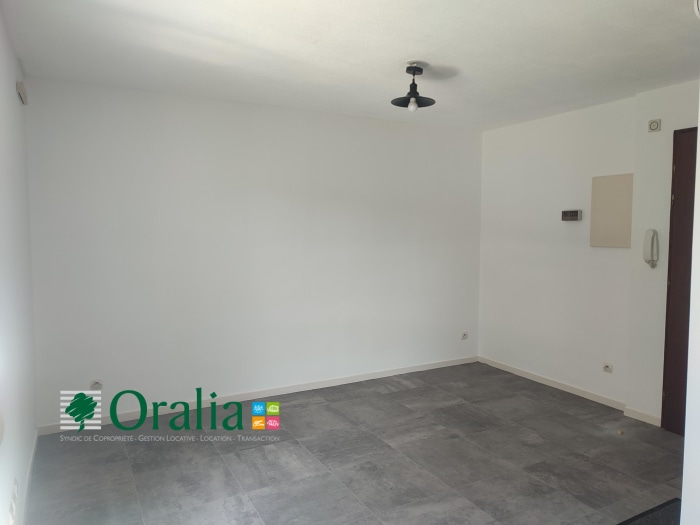 Image 2 sur 6 - Appartement  ·  Location · Dijon (21000) · 1 pièce · 19m²