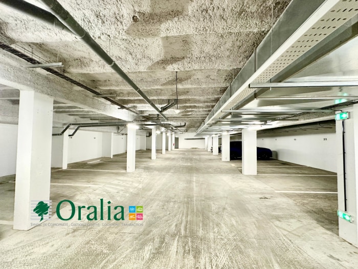 Image 7 sur 14 - Parking  ·  Location · Bordeaux (33000)