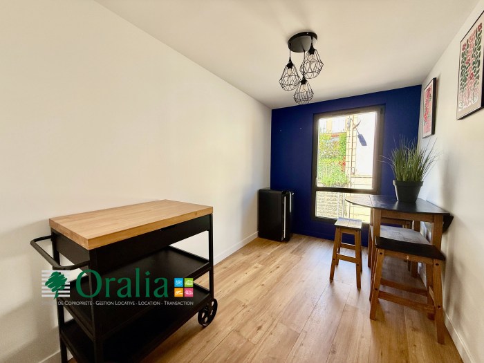 Image 5 sur 8 - Local commercial  ·  Location · Tarare (69170)