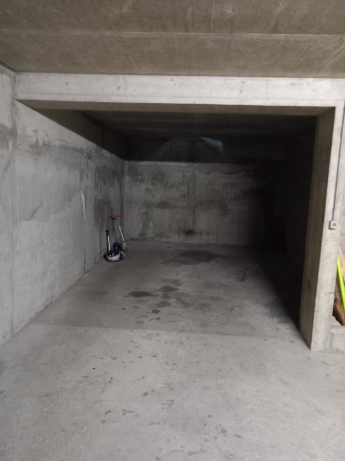 Image 1 sur 2 - Parking  ·  Location · Pantin (93500)