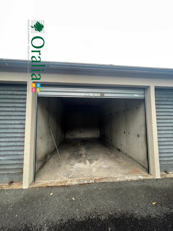 Image 1 sur 5 - Parking  ·  Location · Bordeaux (33200) · 15m²