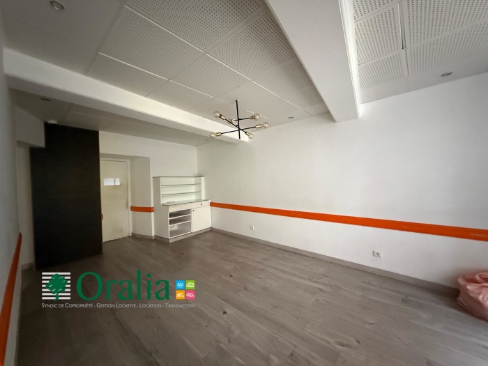 Image 3 sur 9 - Local commercial  ·  Location · Tarare (69170) · 55m²