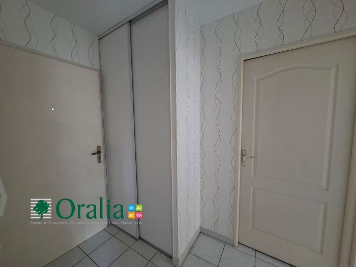 Image 13 sur 17 - Appartement  ·  Location · Dijon (21000) · 2 pièces · 46m²
