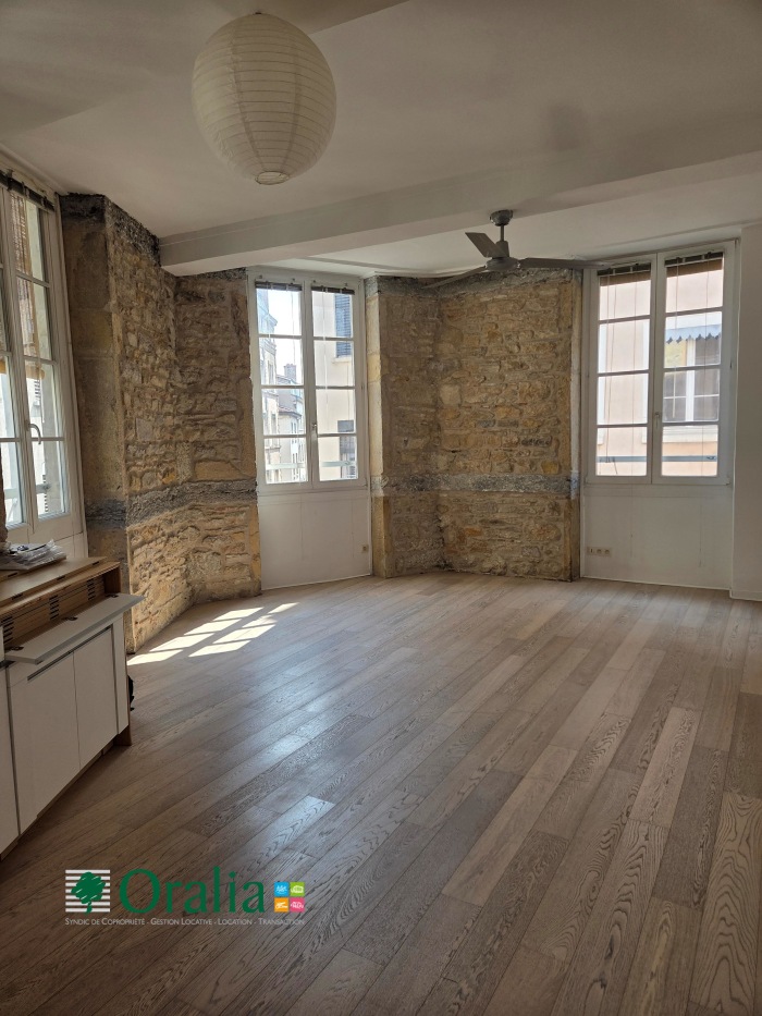 Image 2 sur 12 - Appartement  ·  Location · Lyon (69001) · 3 pièces · 88m²