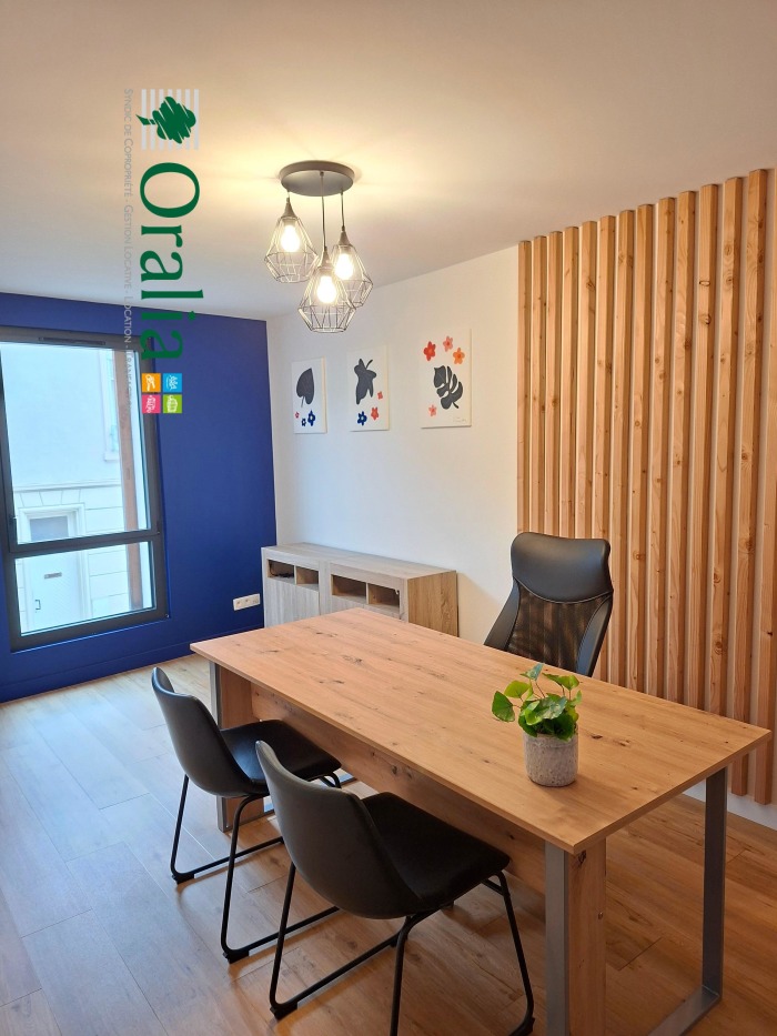 Image 2 sur 8 - Local commercial  ·  Location · Tarare (69170)