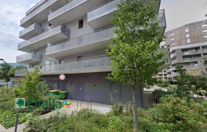 Image 2 sur 2 - Parking  ·  Location · Grenoble (38000)