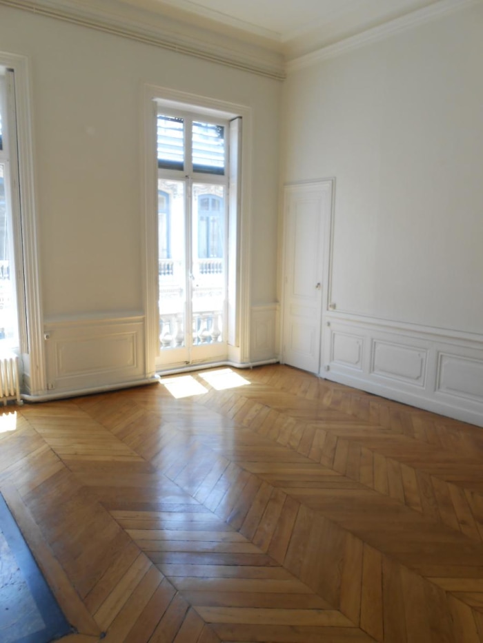 Image 7 sur 11 - Appartement  ·  Location · Lyon (69002) · 5 pièces · 134m²