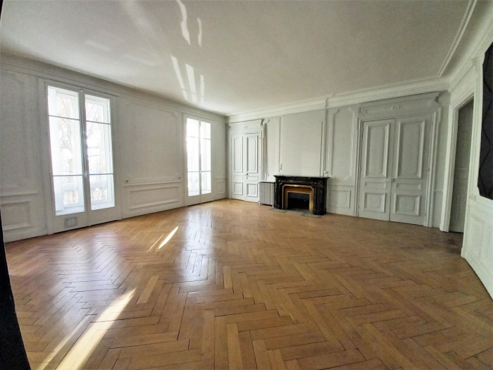 Image 1 sur 32 - Appartement  ·  Location · Lyon (69006) · 6 pièces · 273m²