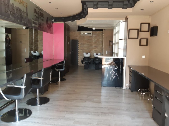 Image 1 sur 8 - Local commercial  ·  Location · Grenoble (38000)