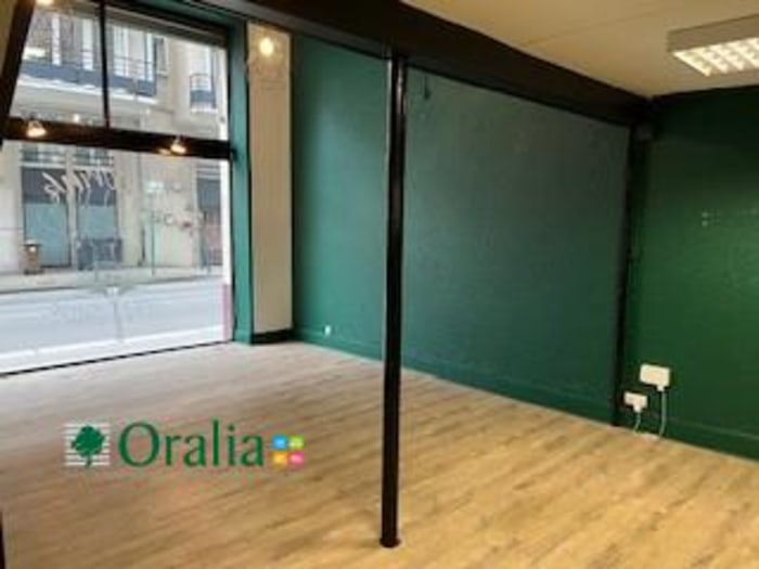 Image 2 sur 7 - Local commercial  ·  Location · Grenoble (38000) · 35m²