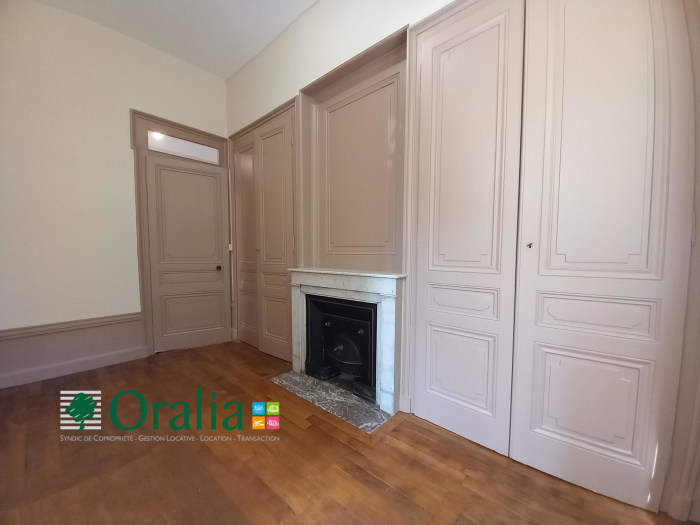 Image 5 sur 10 - Local commercial  ·  Location · Lyon (69006)