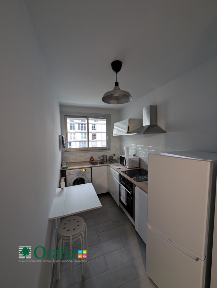 Image 4 sur 8 - Appartement  ·  Location · Paris (75011) · 2 pièces · 43m²