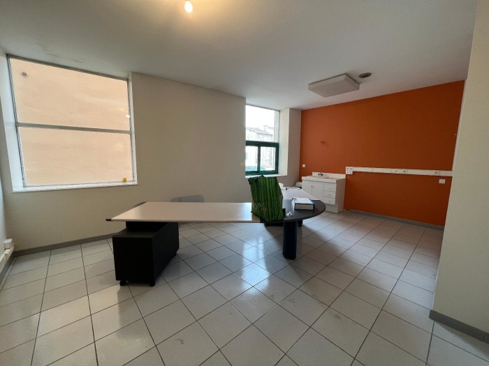 Image 3 sur 5 - Local commercial  ·  Location · Tarare (69170)