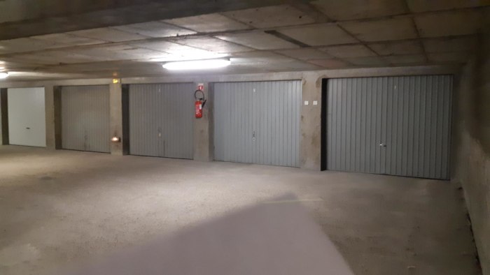 Image 3 sur 6 - Parking  ·  Location · Grenoble (38000)
