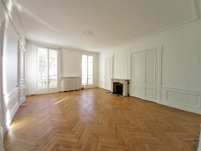 Image 10 sur 32 - Appartement  ·  Location · Lyon (69006) · 6 pièces · 273m²