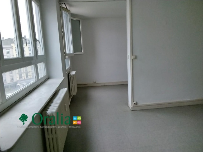 Image 2 sur 6 - Appartement  ·  Location · Lyon (69007) · 4 pièces · 67m²
