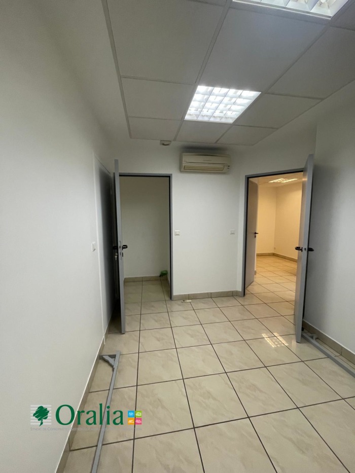 Image 4 sur 5 - Local commercial  ·  Location · Villefranche S/Saone (69400)