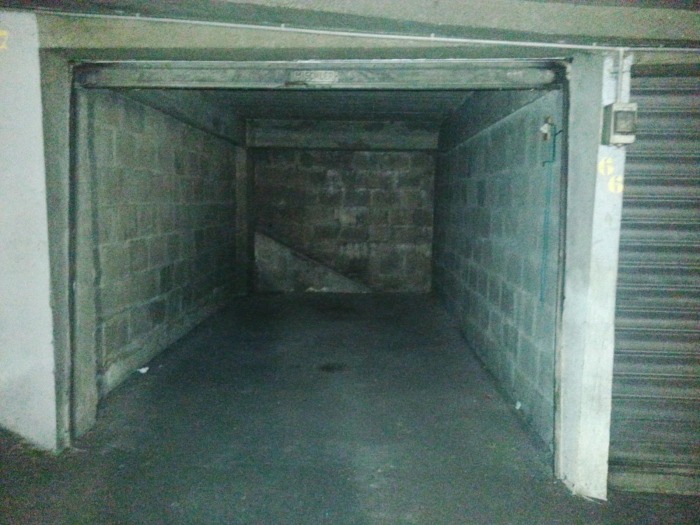 Image 1 sur 4 - Parking  ·  Location · Grenoble (38000)